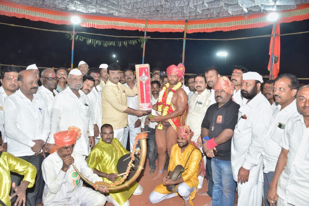 पै.शुभम चव्हाण ठरला वसंत केसरीचा मानकरी